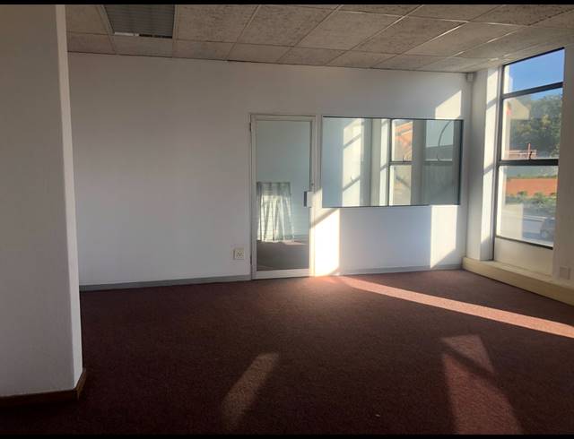 91M² OFFICE TO LET IN CRAIGHALL